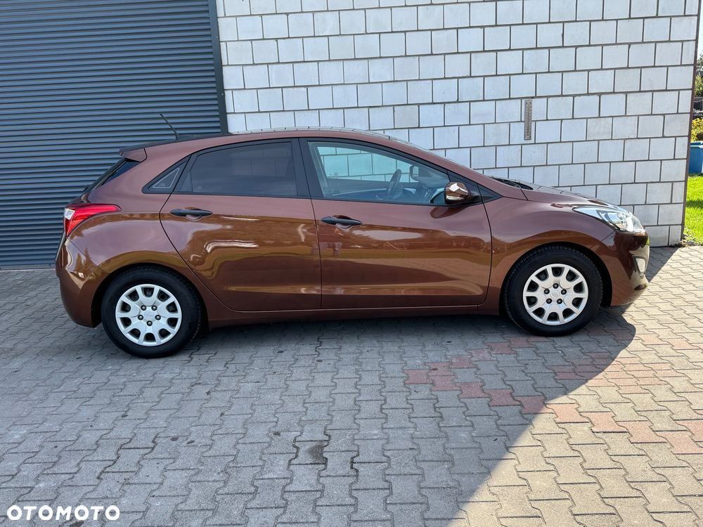 Hyundai i30 i30cw 1.4 Intro Edition - 6