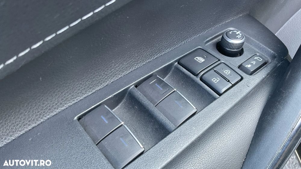 Toyota Corolla 1.8 HSD Exclusive interior Negru - 33