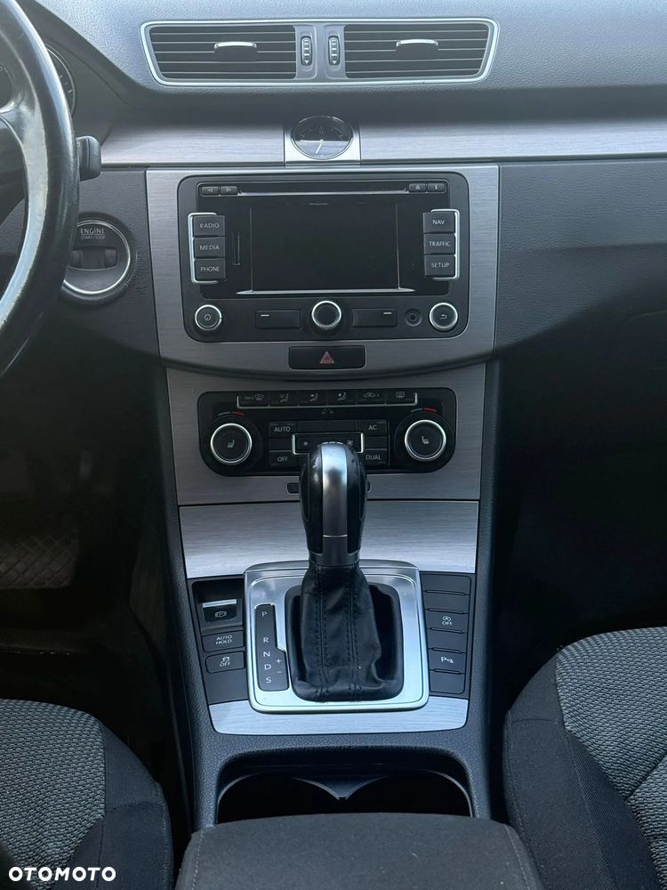 Volkswagen Passat 2.0 TDI DPF Highline DSG - 16
