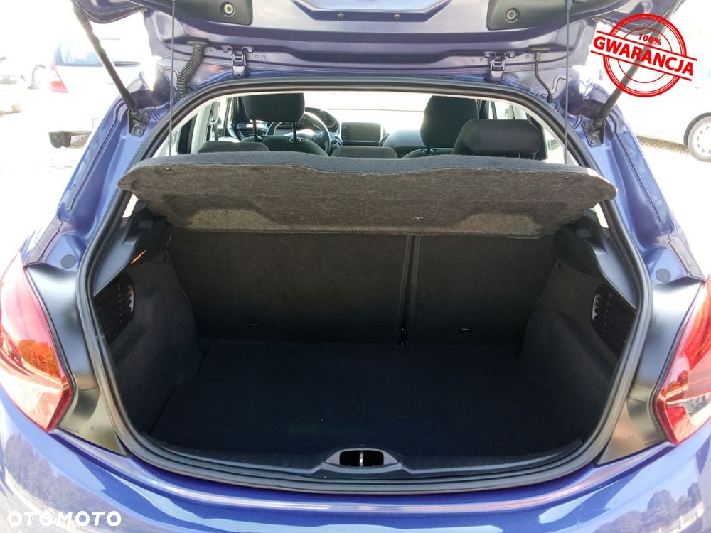 Peugeot 208 - 37