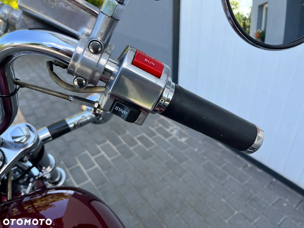 Suzuki Intruder - 18