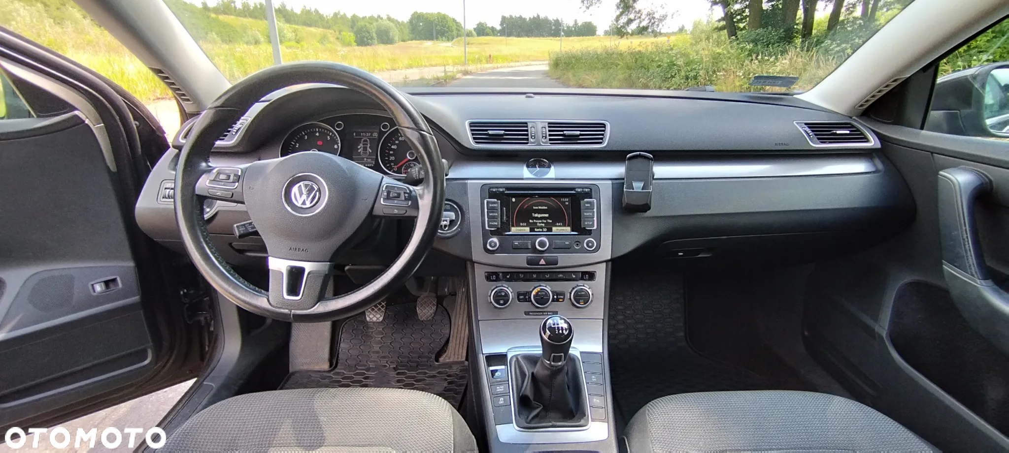 Volkswagen Passat - 12