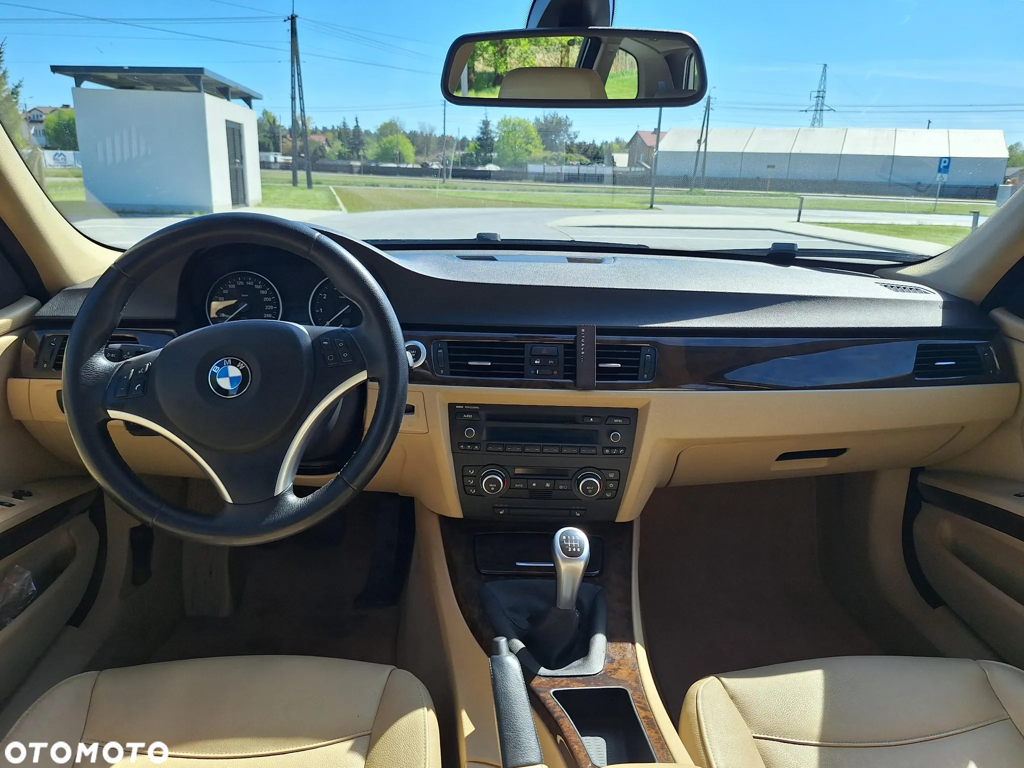 BMW Seria 3 330i Touring - 21