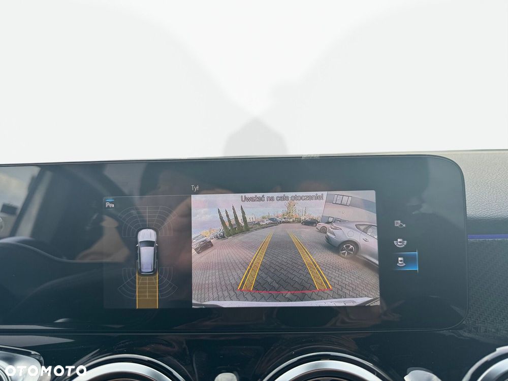 Mercedes-Benz GLB - 21