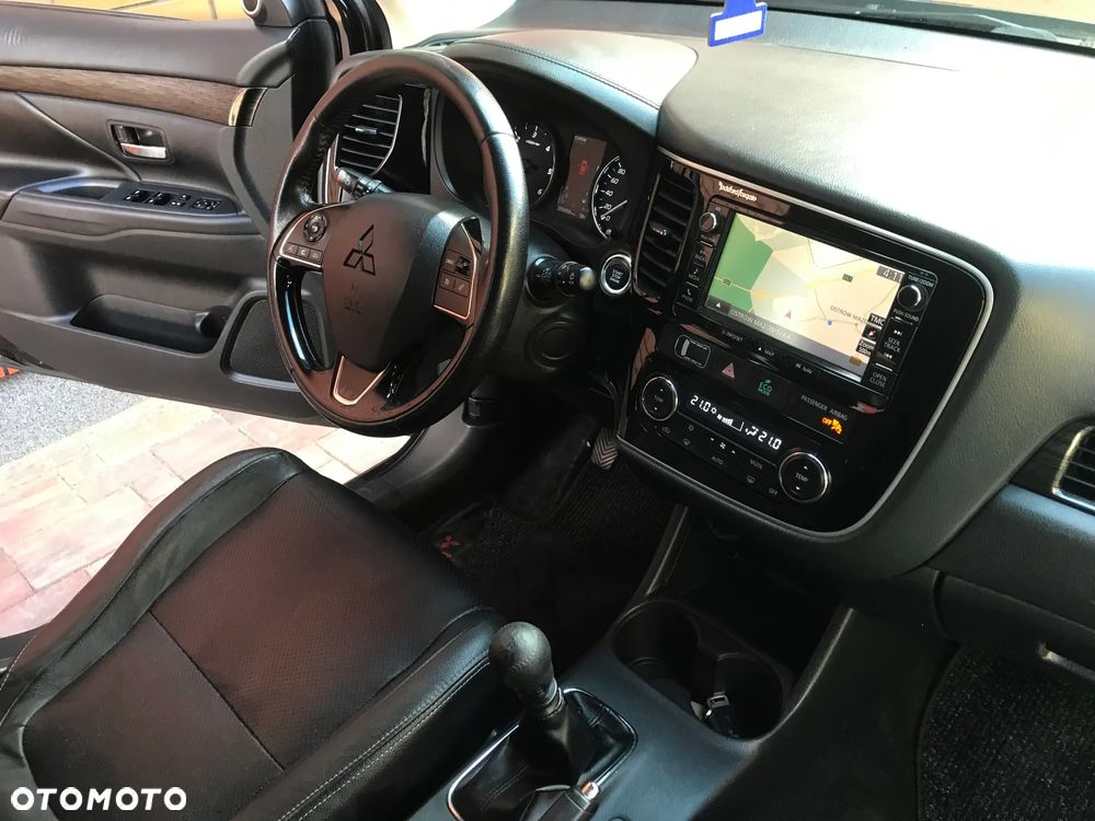 Mitsubishi Outlander 2.2 DI-D 4WD Diamant Edition - 28