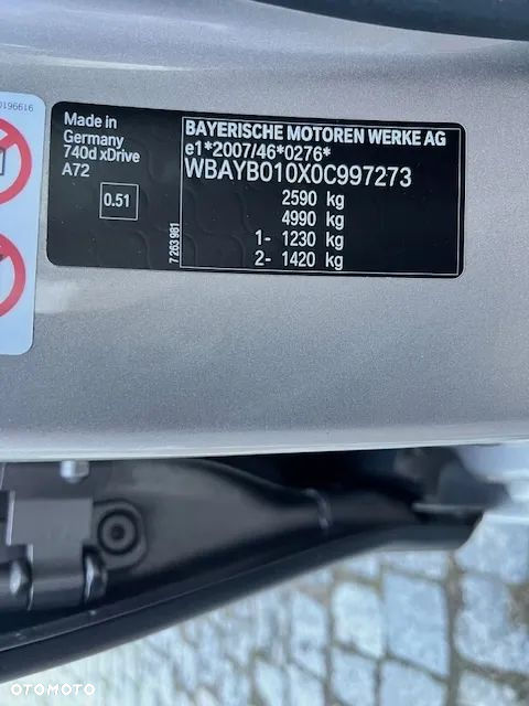 BMW Seria 7 740d xDrive - 32