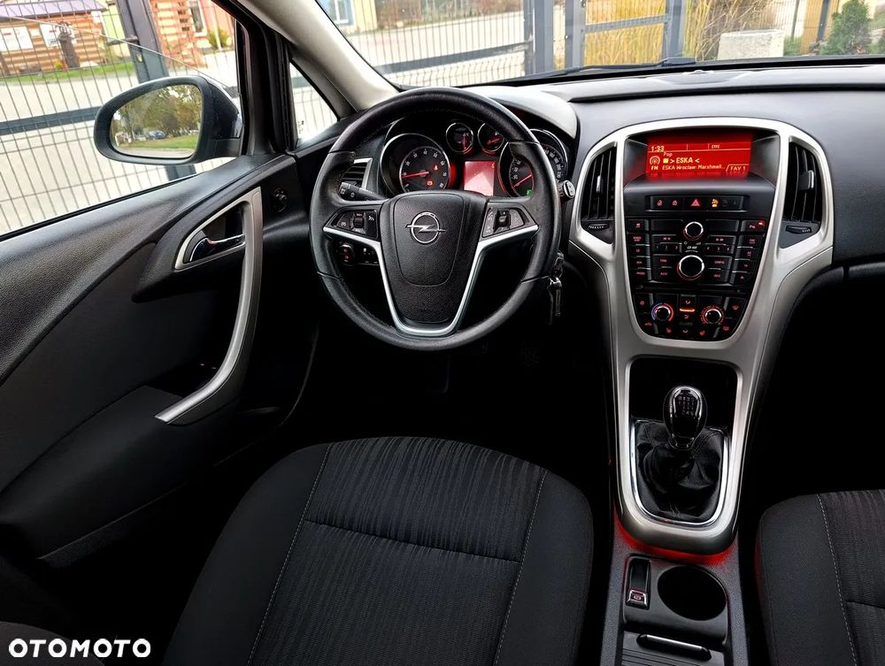 Opel Astra 1.4 Turbo Design Edition - 19