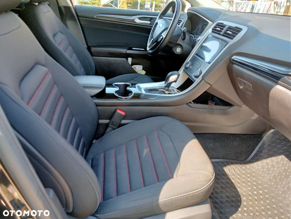 Ford Fusion - 7