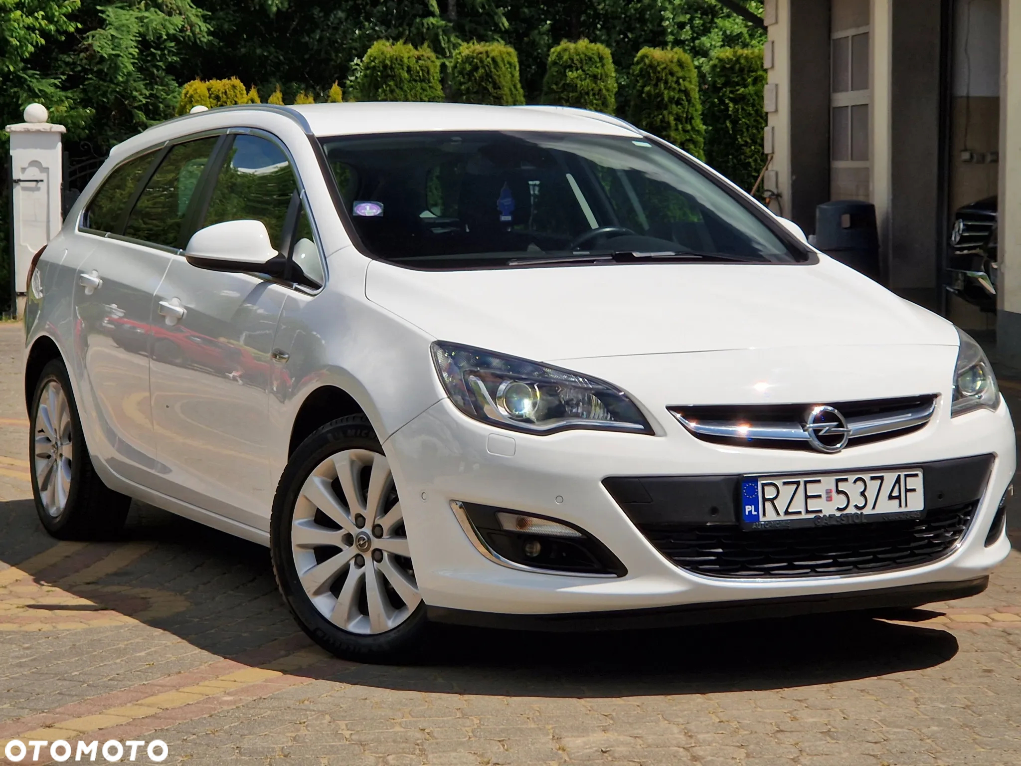 Opel Astra 1.4 Turbo Cosmo - 2