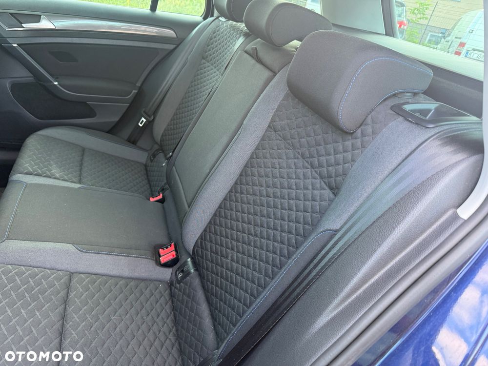Volkswagen Golf - 18