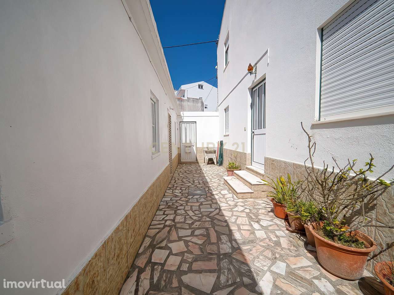 Excelente investimento Moradia T5+1 - 2 Apartamentos T2 e um Apartamen - Grande imagem: 4/35