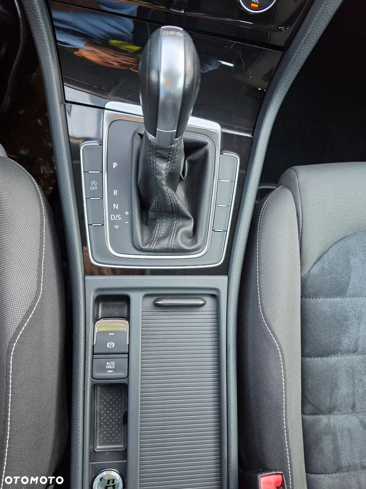 Volkswagen Golf 1.6 TDI Comfortline DSG - 37