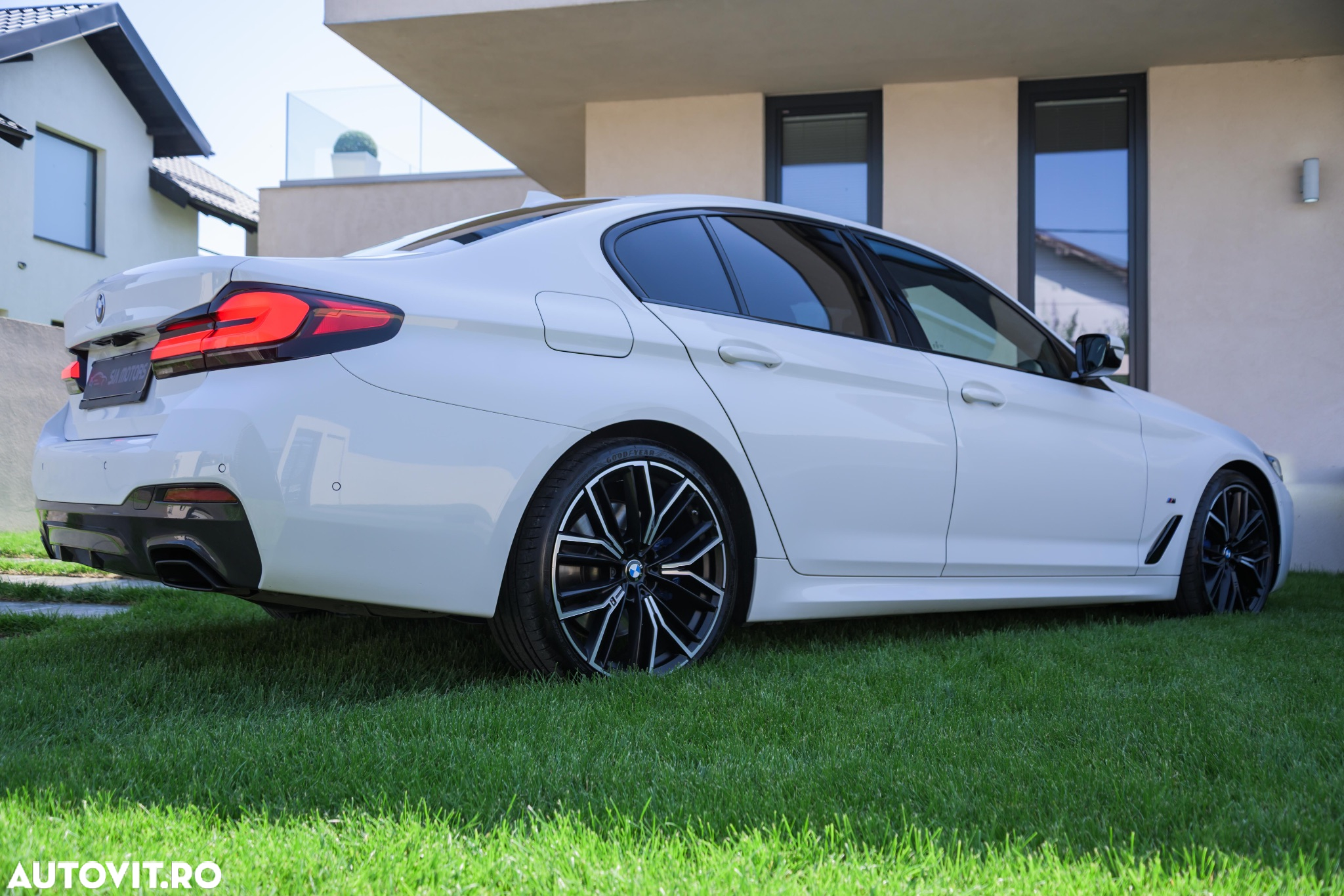 BMW Seria 5 530d xDrive AT MHEV - 12
