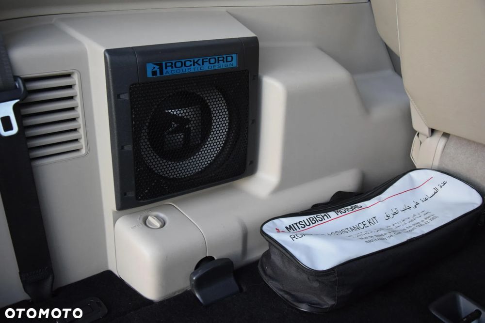 Mitsubishi Pajero - 33