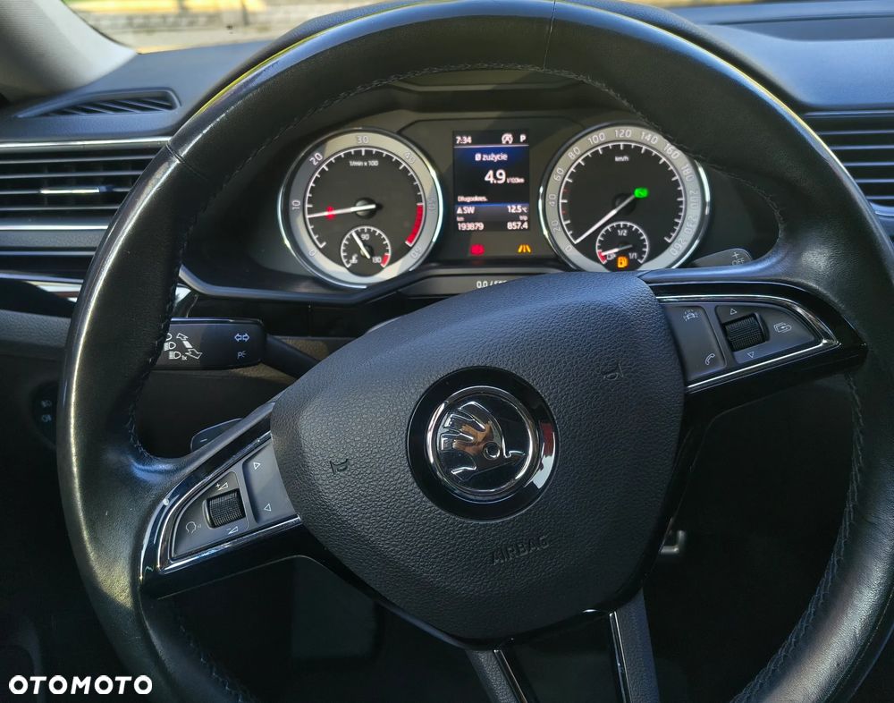 Skoda Superb 2.0 TDI L&K DSG - 21