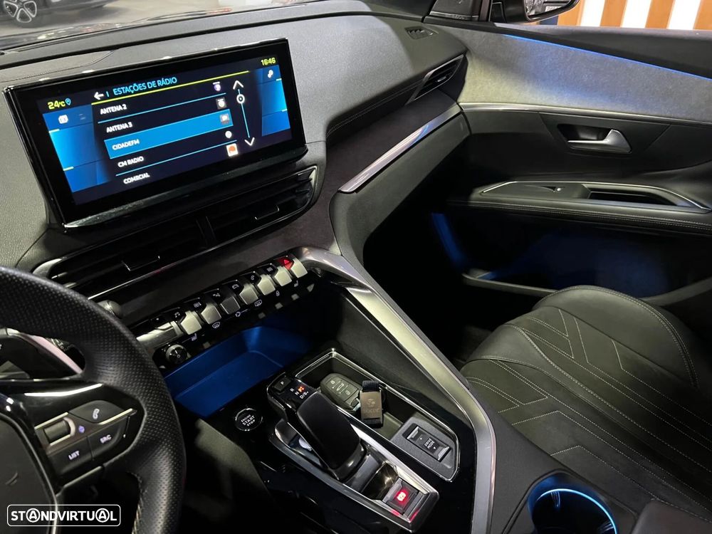 Peugeot 3008 1.6 Hybrid GT Pack e-EAT8 - 26