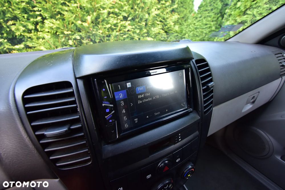Kia Sorento 2.4 16V LX - 20