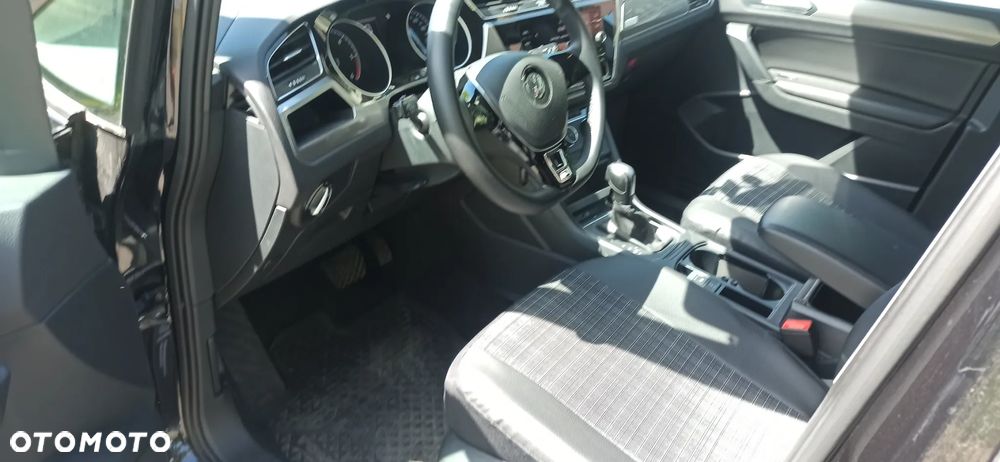 Volkswagen Touran - 16