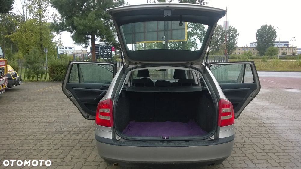 Skoda Octavia 1.6 Ambition - 18