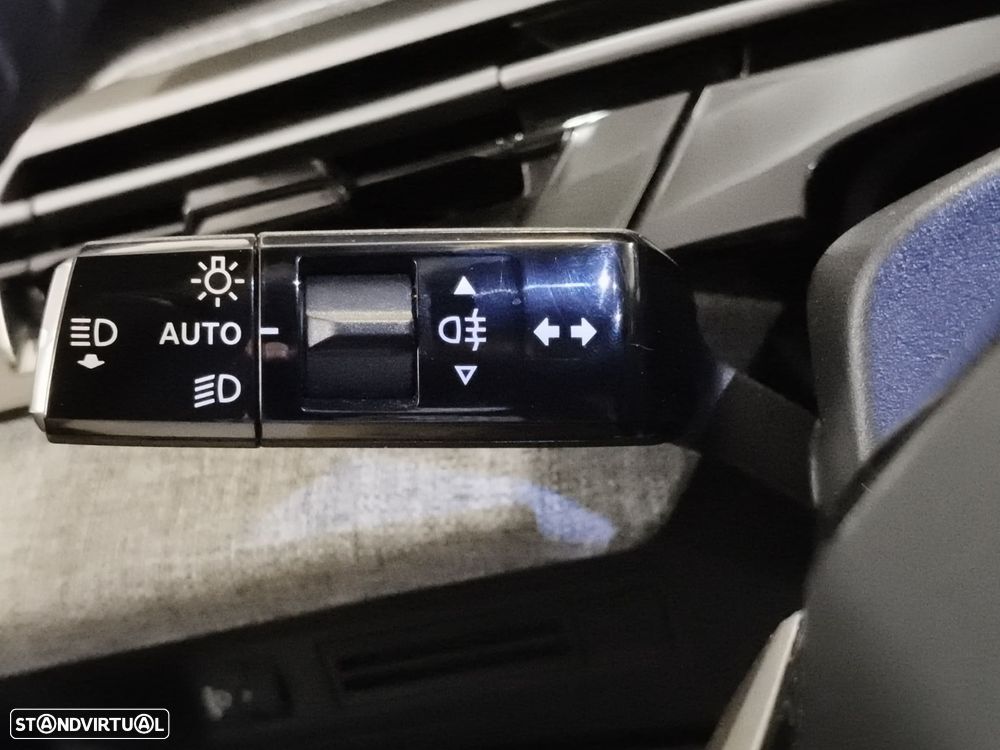 Peugeot 5008 Hybrid 145 e-DSC6 Allure - 17