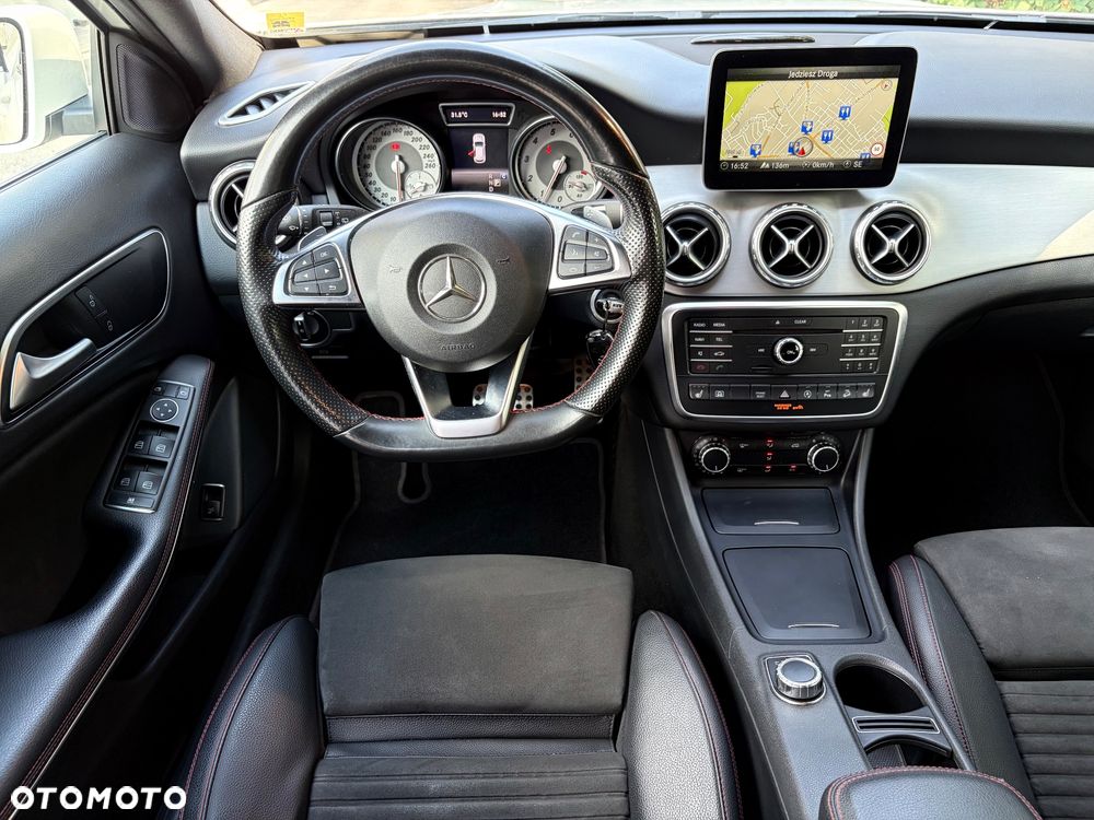 Mercedes-Benz GLA 250 4-Matic AMG Line - 15