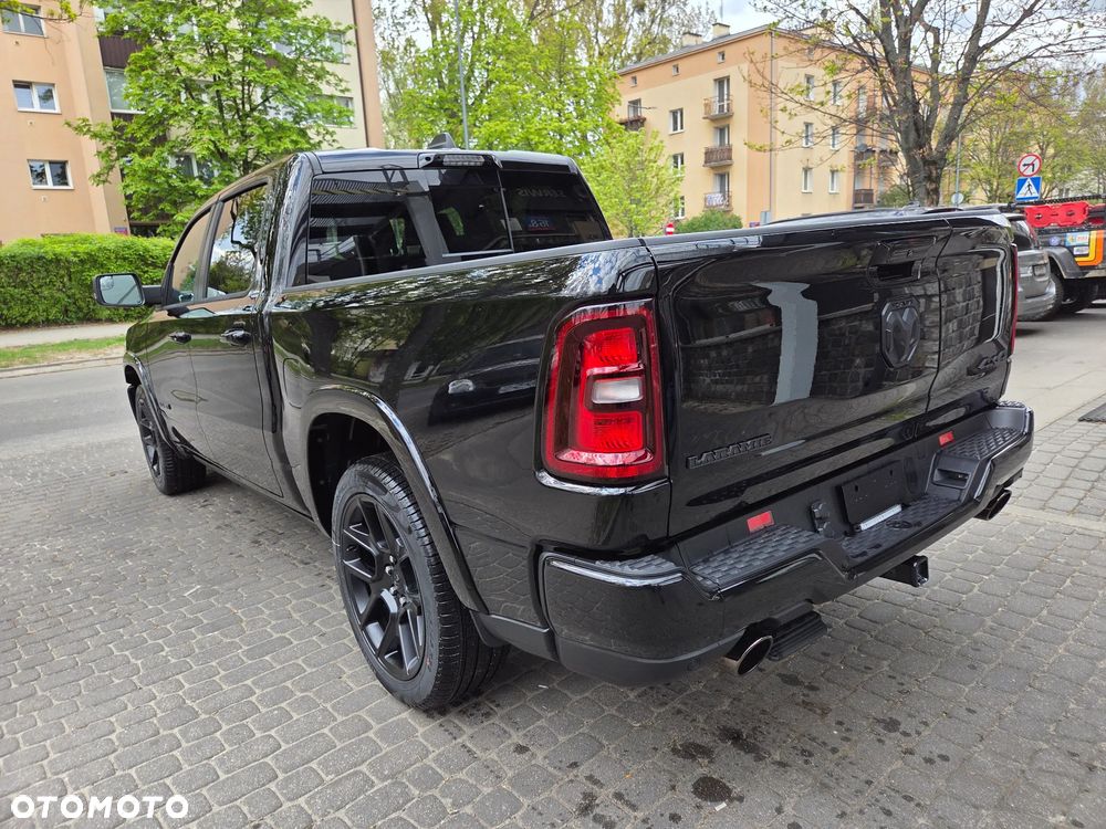 RAM 1500 Laramie Night Premium - 9