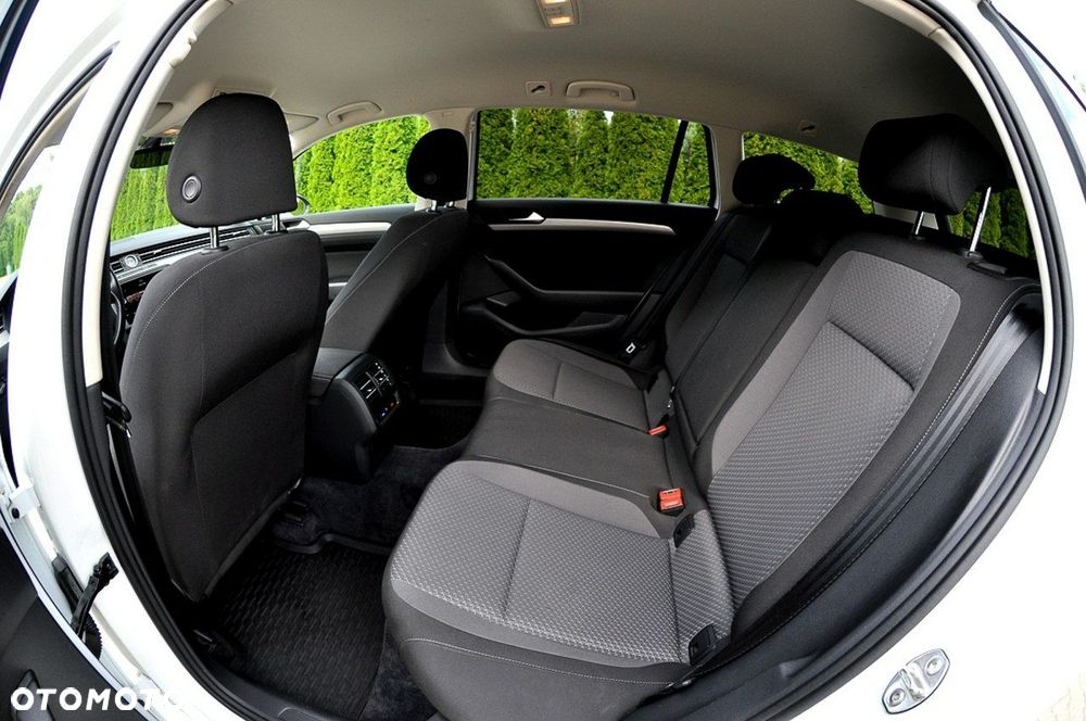Volkswagen Passat 1.6 TDI BMT Comfortline - 9