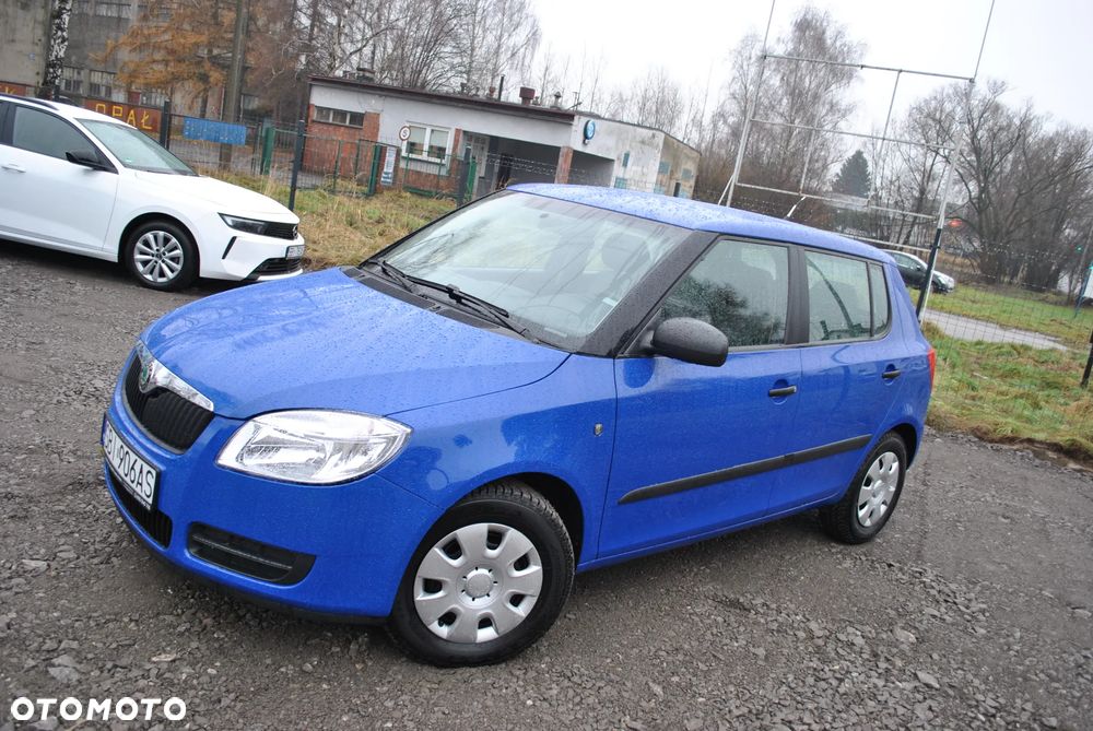 Skoda Fabia 1.2 HTP COOL Edition - 2
