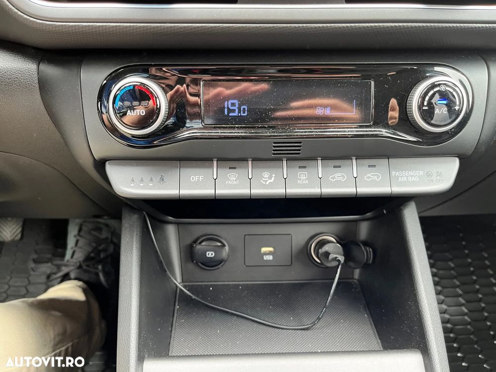 Hyundai KONA - 16