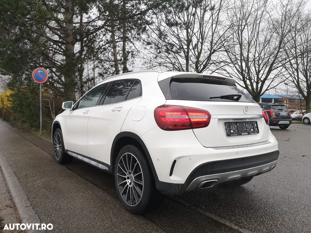 Mercedes-Benz GLA 250 4MATIC 7G-DCT Peak Edition - 12
