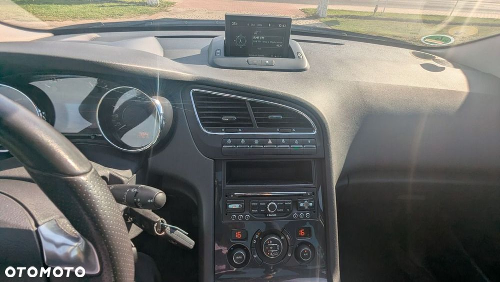 Peugeot 5008 2.0 BlueHDi Allure 7os - 16