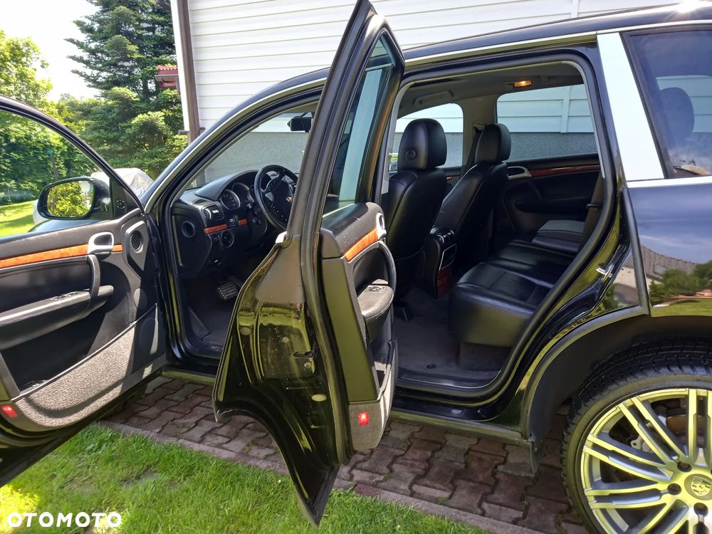 Porsche Cayenne - 4