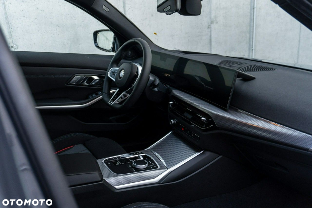BMW Seria 3 330i xDrive - 19