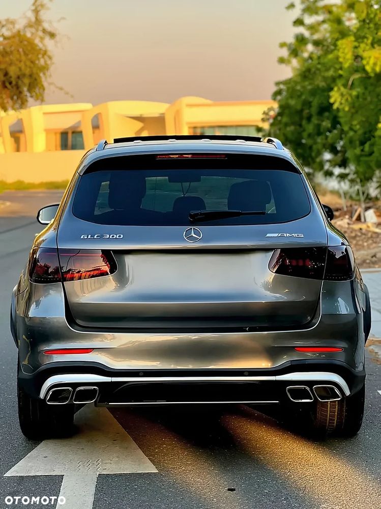 Mercedes-Benz GLC 300 4Matic 9G-TRONIC AMG Line - 3
