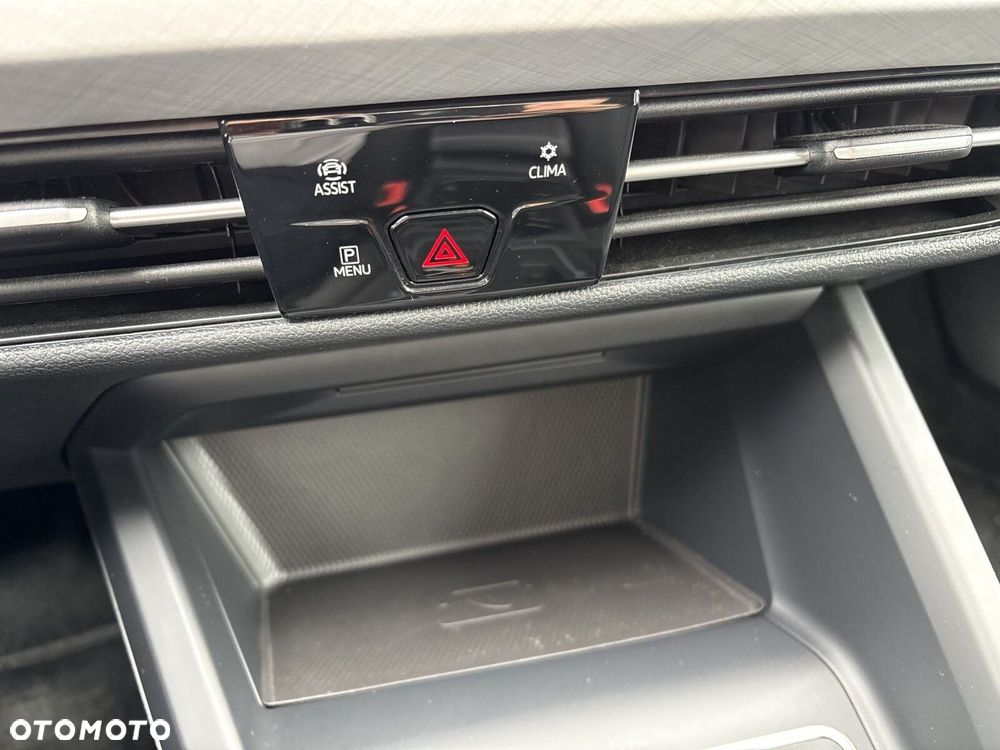Volkswagen Golf 1.5 eTSI Life DSG - 22