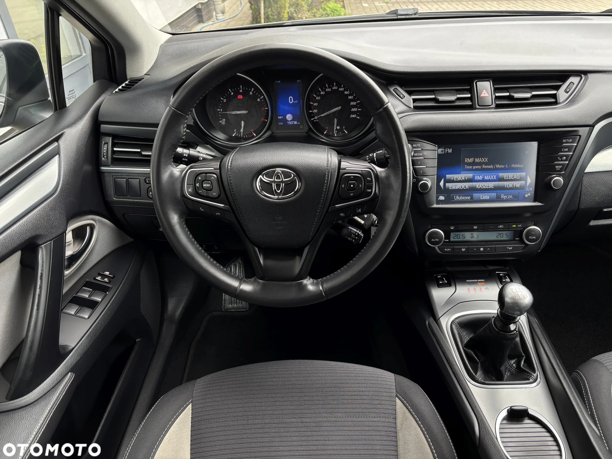 Toyota Avensis 1.8 Premium - 21