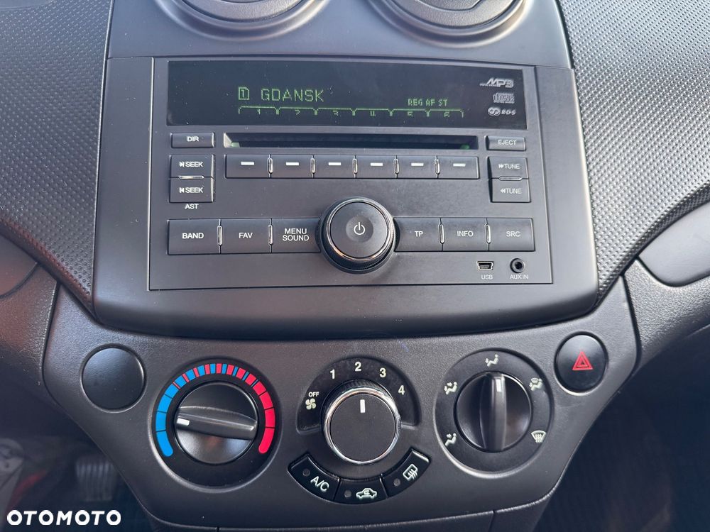 Chevrolet Aveo 1.2 LS - 28