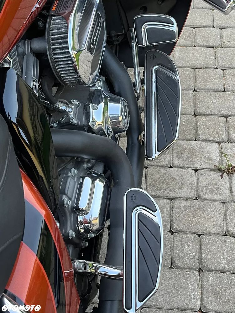 Harley-Davidson Touring Road Glide - 18