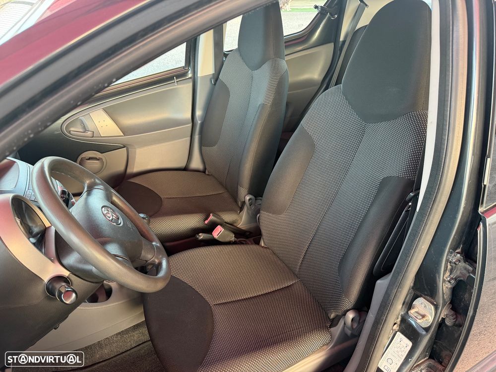 Toyota Aygo Cool - 12