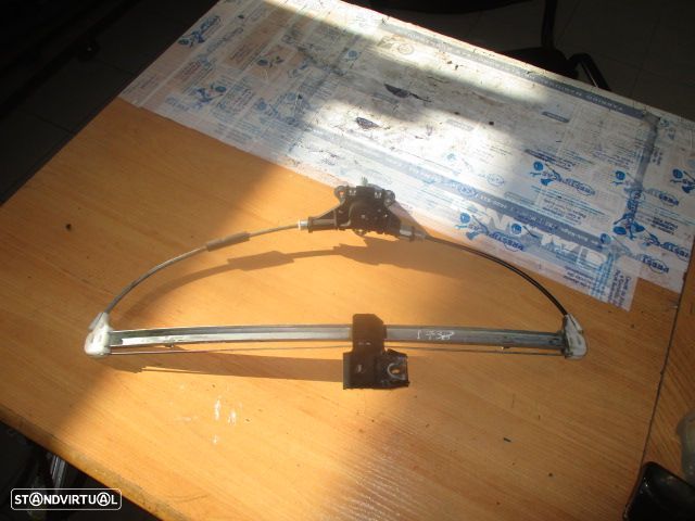 Elevador Manual ELEVM738 MAZDA 2 2003 TD - 3