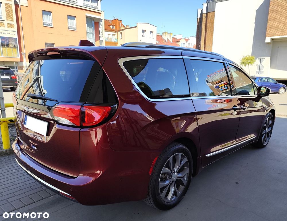 Chrysler Pacifica - 4