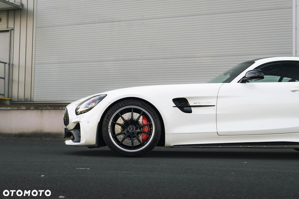 Mercedes-Benz AMG GT R - 13