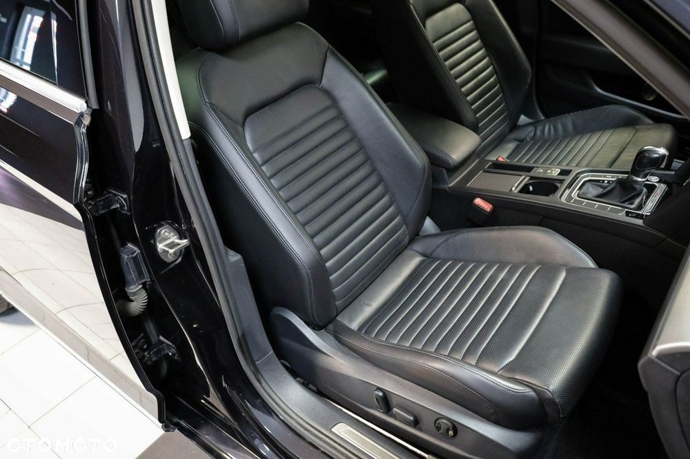 Volkswagen Passat - 13
