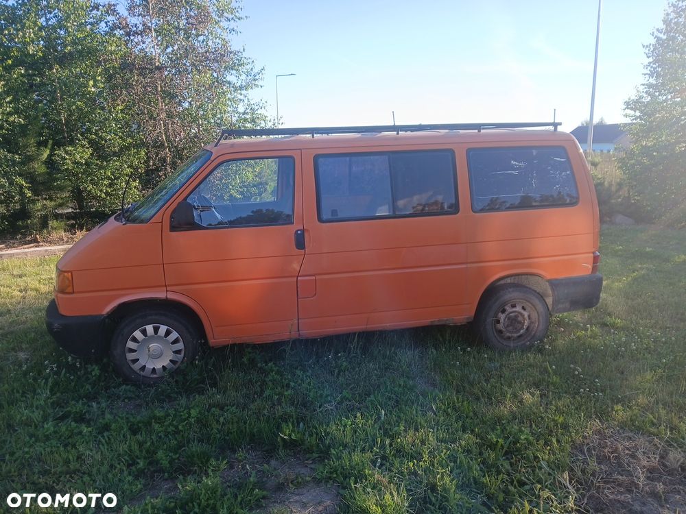 Volkswagen Transporter - 1