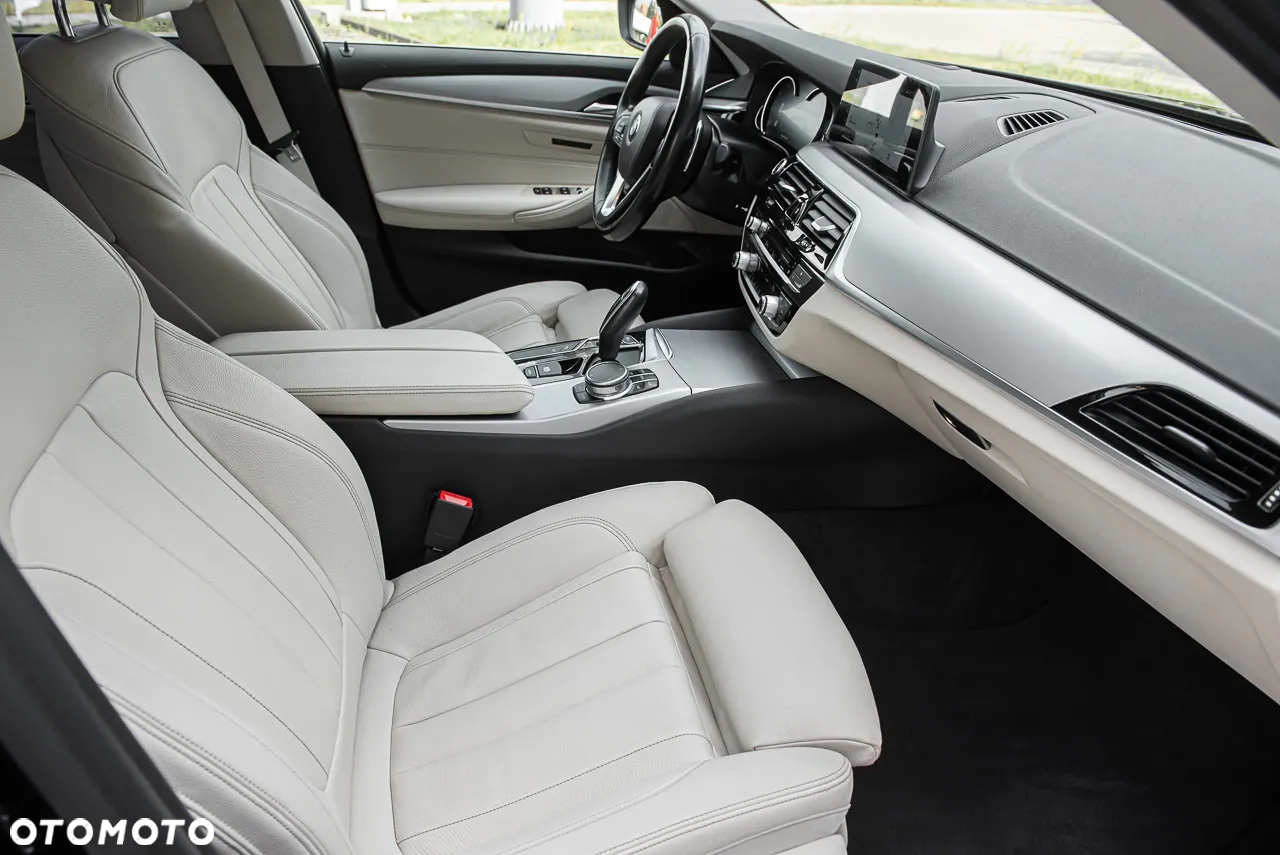 BMW Seria 5 520d xDrive Luxury Line - 39