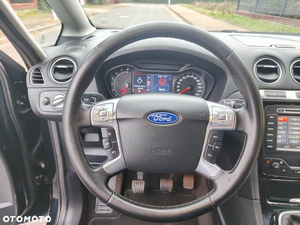 Ford S-Max - 32