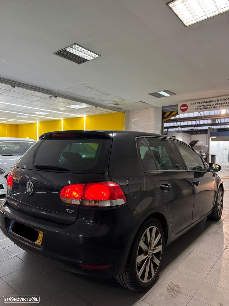 VW Golf 1.6 TDi DPF Highline - 14