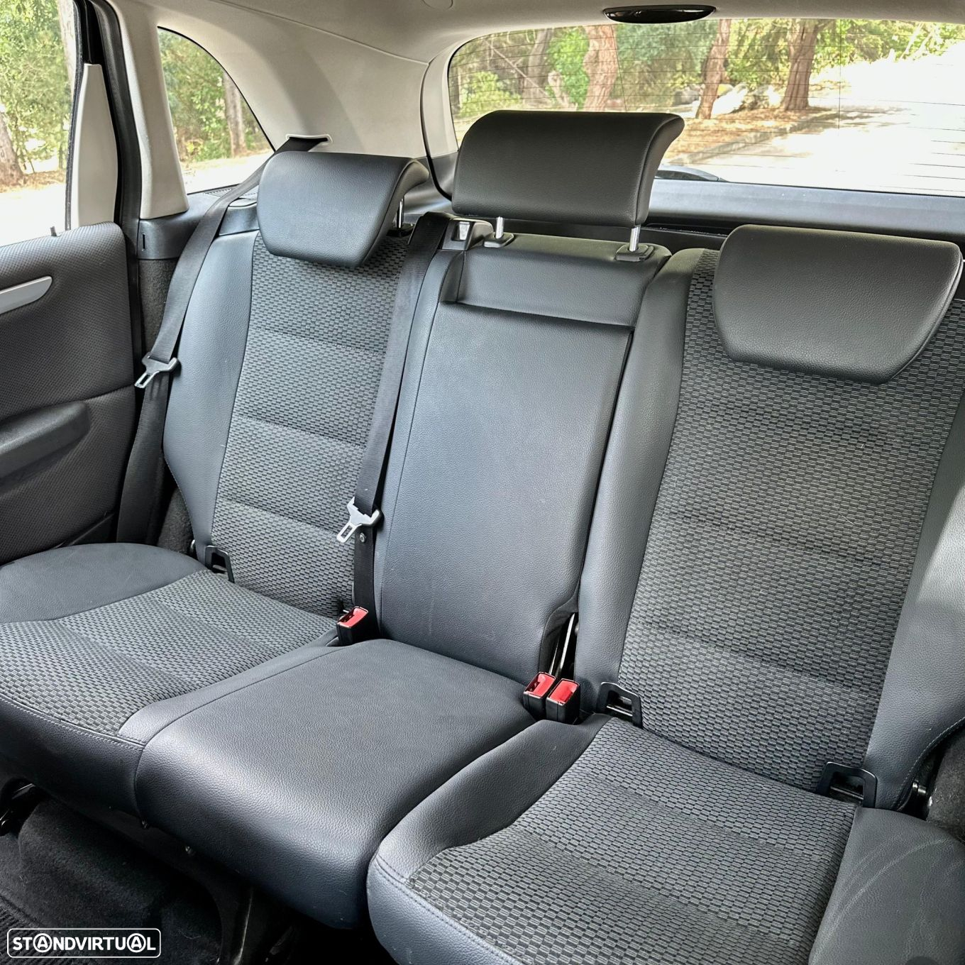 Mercedes-Benz B 180 - 16