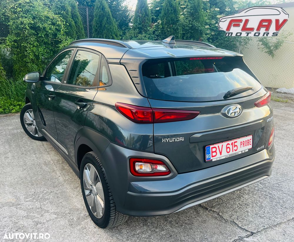 Hyundai KONA Select - 4