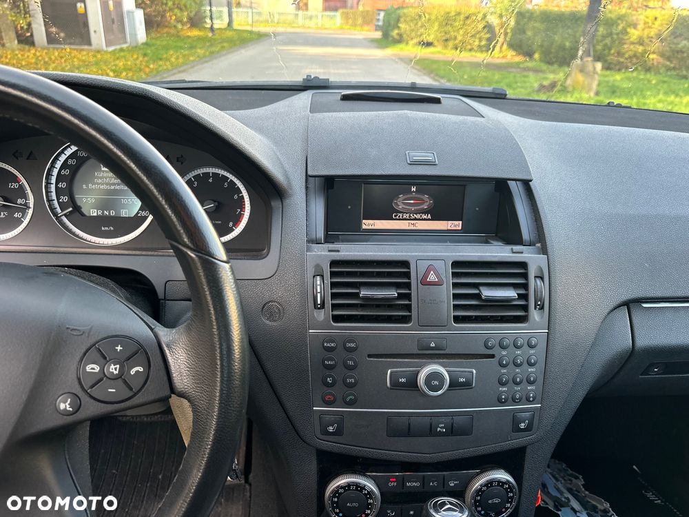 Mercedes-Benz Klasa C 180 T BlueEFFICIENCY 7G-TRONIC - 13